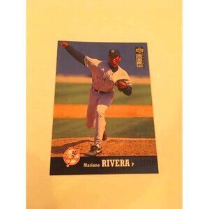 1997 Upper Deck Collector's Choice MARIANO RIVERA Card #405 Yankees (060)